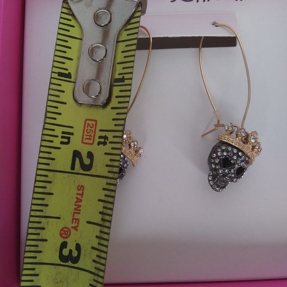 New Betsey Johnson king crowned skull bling earrings - Picture 6 of 12